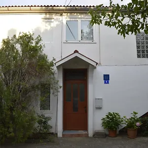 https://apartmani-ivanka-starigrad-paklenica.hotelinzadar.com