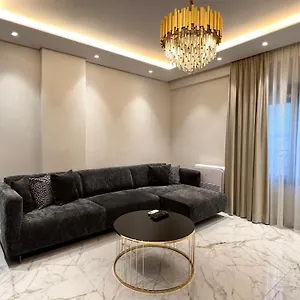 zeus-tirana-suite-deluxe.albaniahotels.org/